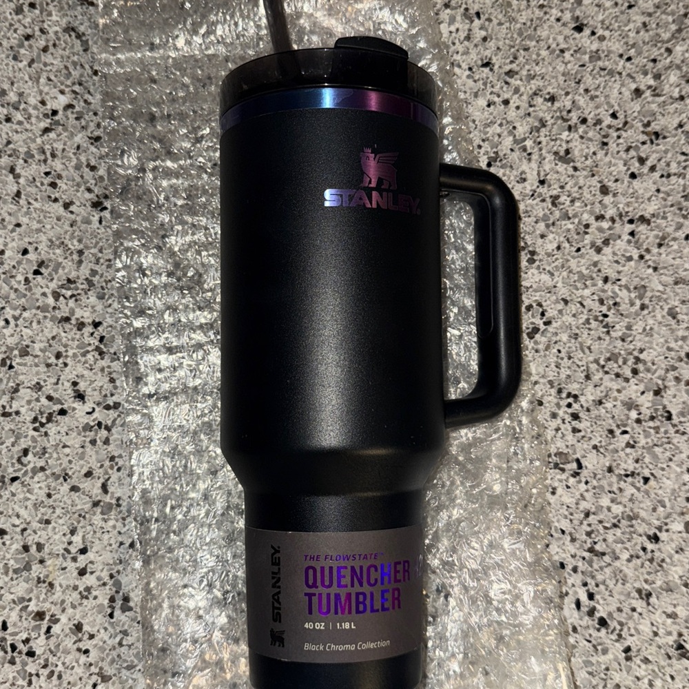 Stanley Black Chroma Quencher Tumbler - Picture 7 of 8
